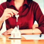 Comment vendre une maison sans commission en passant par les services d'un agent immobilier